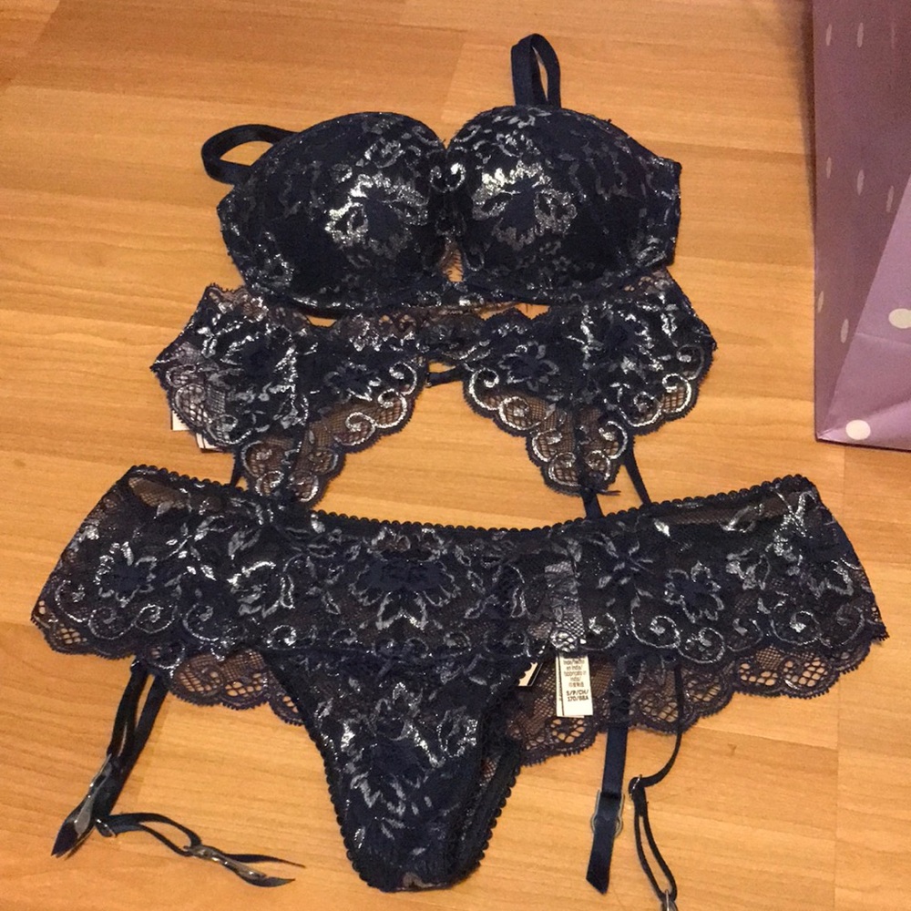 VS matching set